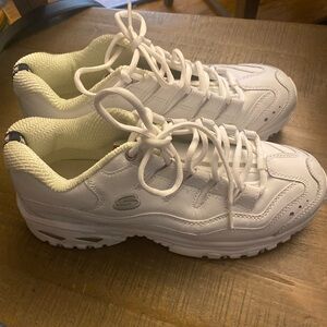 Gently worn Sketchers Sport women’s size 10, but runs smaller.